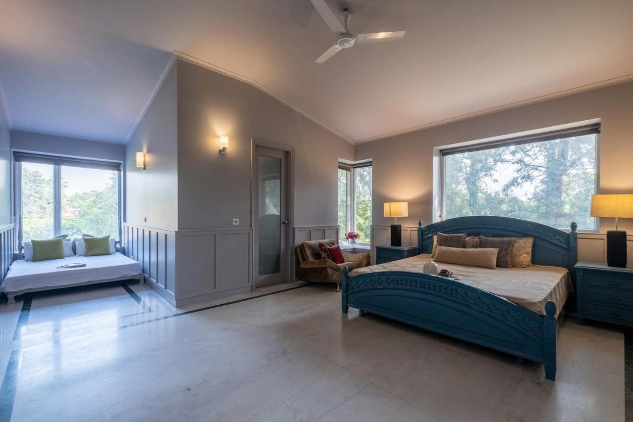 Stayvista At The Banyan Abode With Pool Table, Pet Friendly & Outdoor Pool Manesar Exterior photo