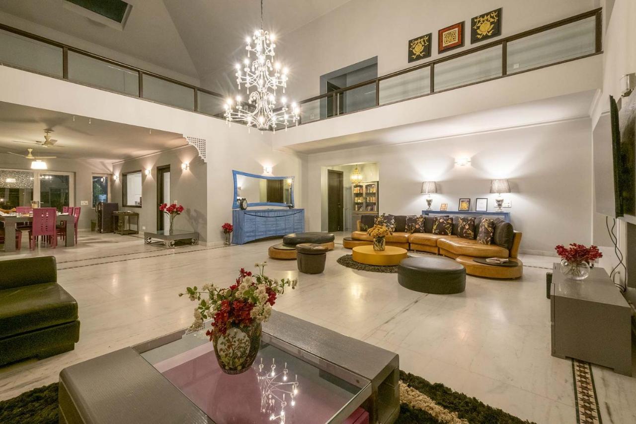 Stayvista At The Banyan Abode With Pool Table, Pet Friendly & Outdoor Pool Manesar Exterior photo