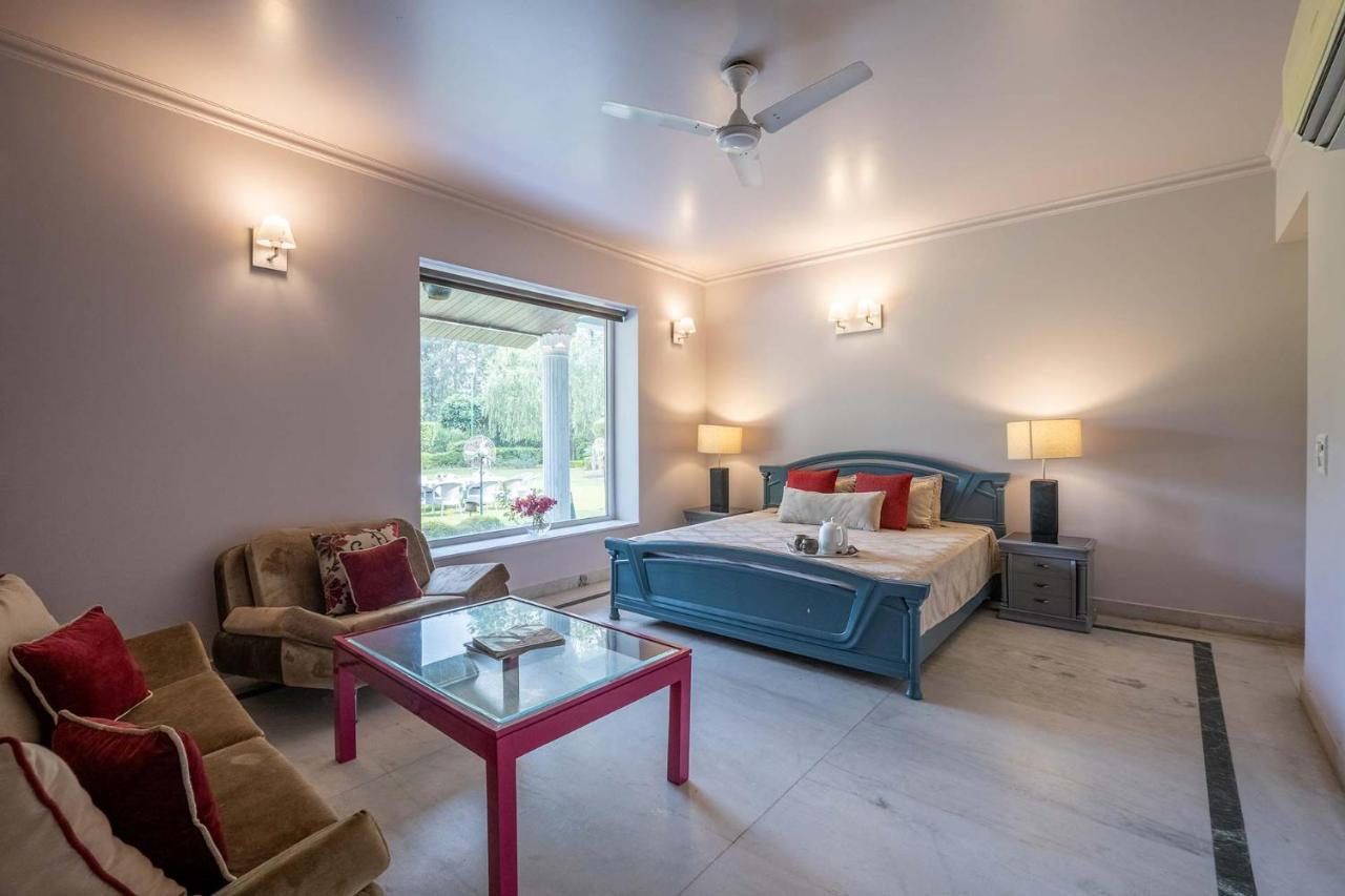 Stayvista At The Banyan Abode With Pool Table, Pet Friendly & Outdoor Pool Manesar Exterior photo